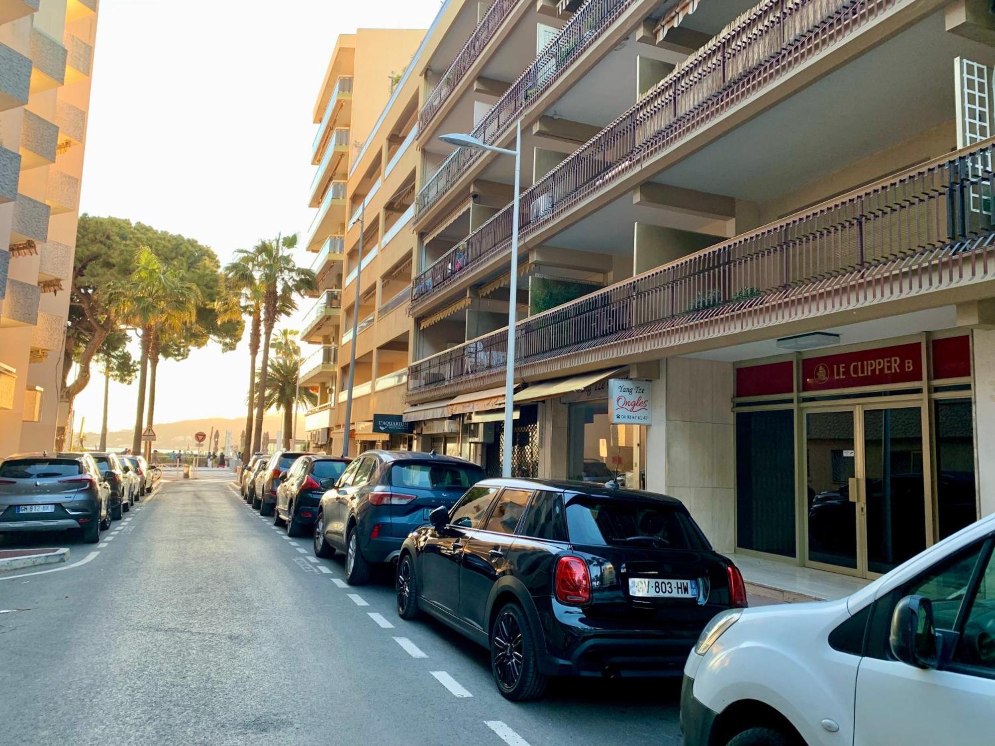 Somptueux Appartement 20M Plages Avec Vue Mer Antibes Exteriér fotografie